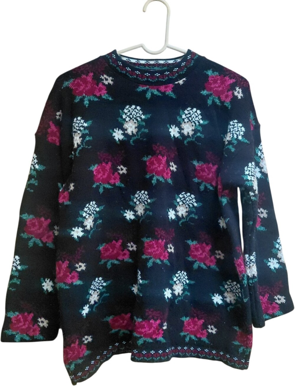 Private Eyes Vintage 80s Floral Crewneck Sweater Black with Pink Roses USA Large